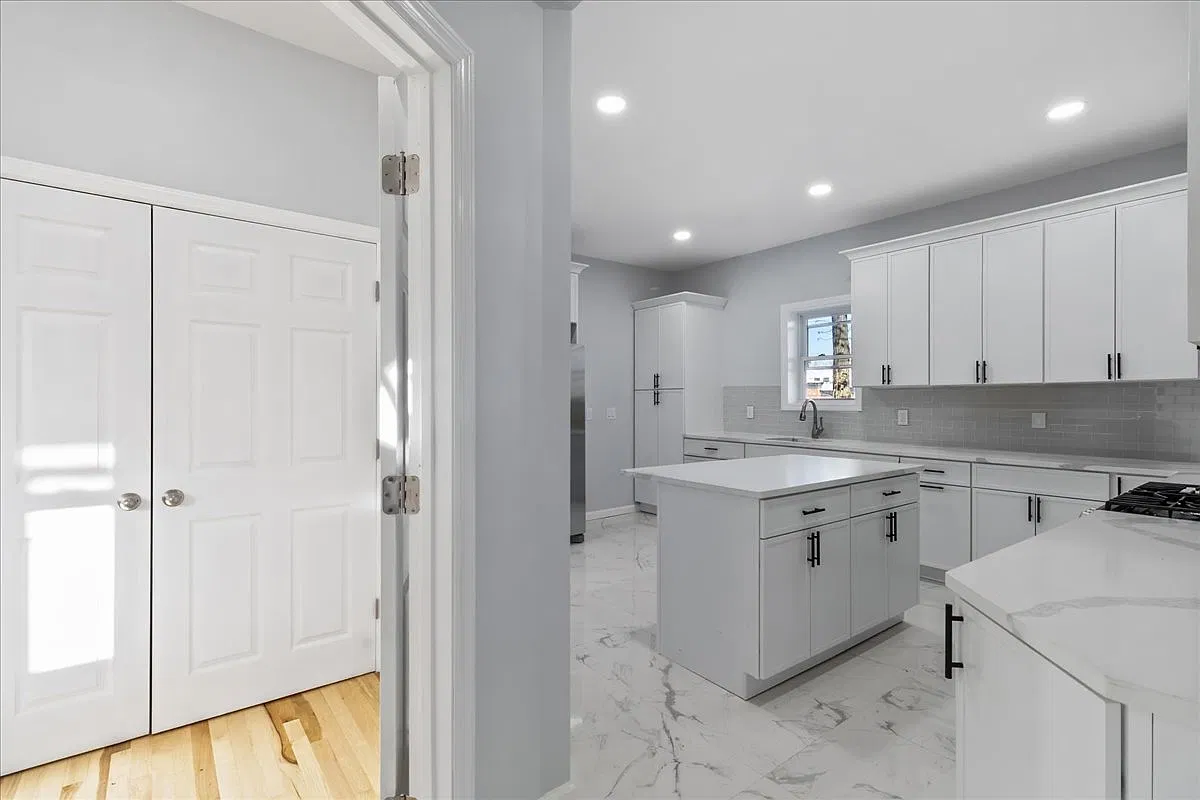 3 bed, 2000 sqft, $4,900 — Photo 4