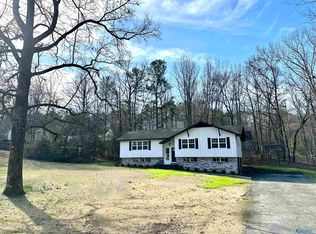 116 Larkwood Cir, Rainbow City, AL 35906