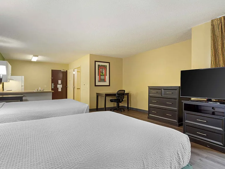 Deluxe Studio - 2 Full Beds