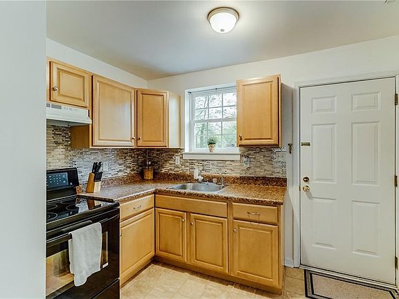 3rd image of 4000 McKay Ave