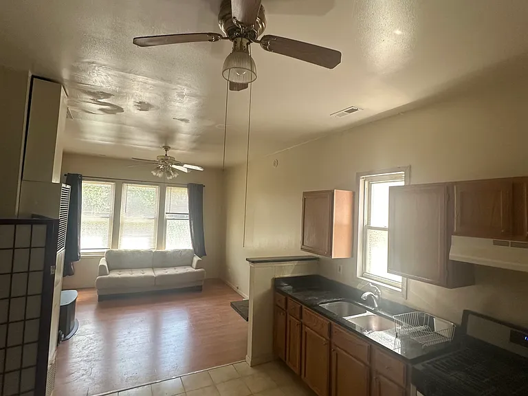 4514 S Lowe Ave #2D — Photo 1