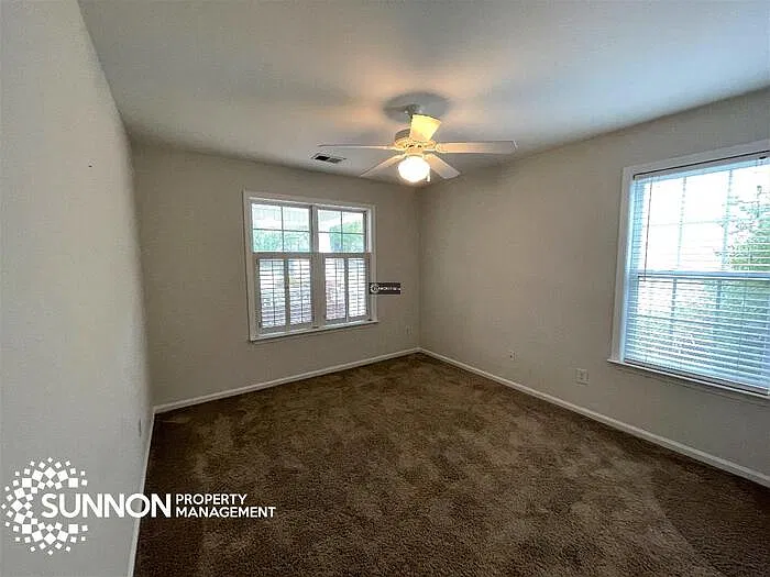 3 bed, 2.0 bath, 1428 sqft, $2,900 — Photo 4