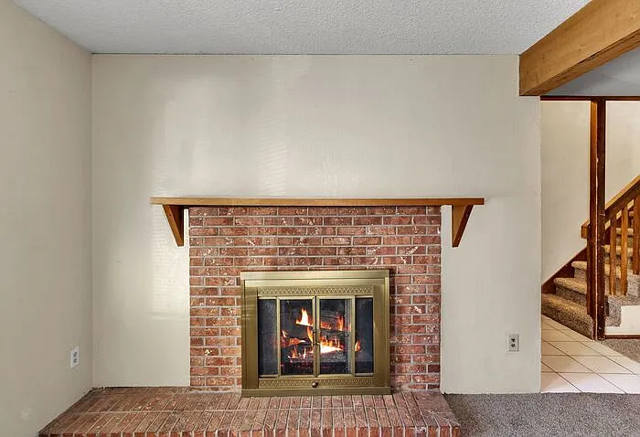 3 bed, 2.5 bath, 1455 sqft, $1,825 — Photo 2