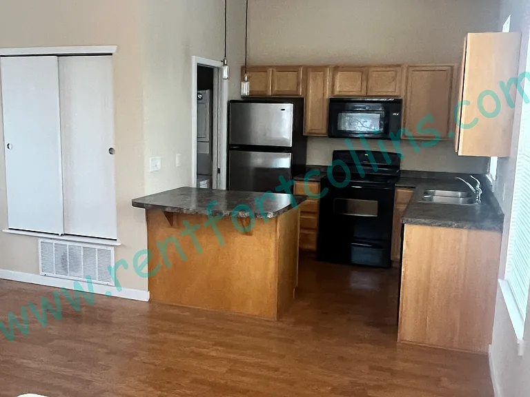 218 W Laurel St #101 — Photo 2