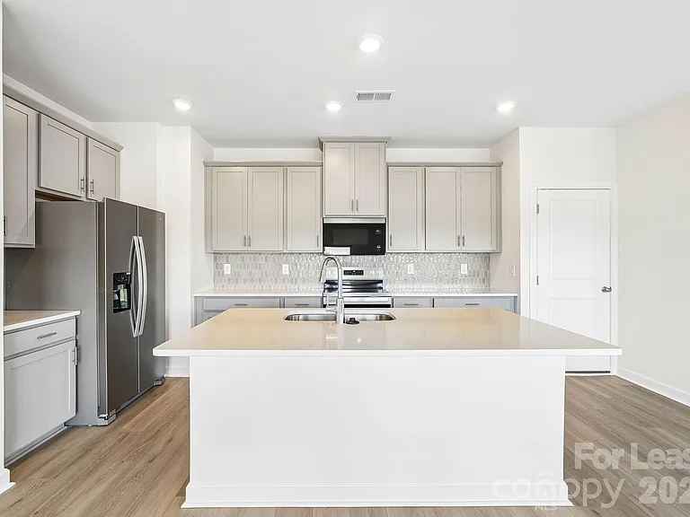 1852 Wrenley Dr — Photo 15