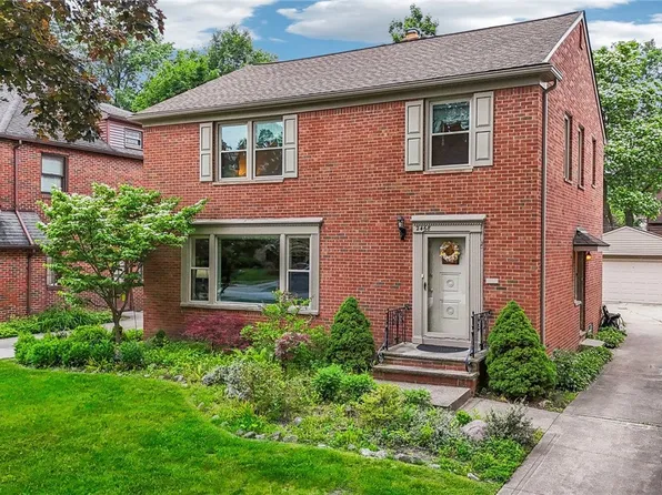 2468 Dysart Rd, University Heights, OH 44118