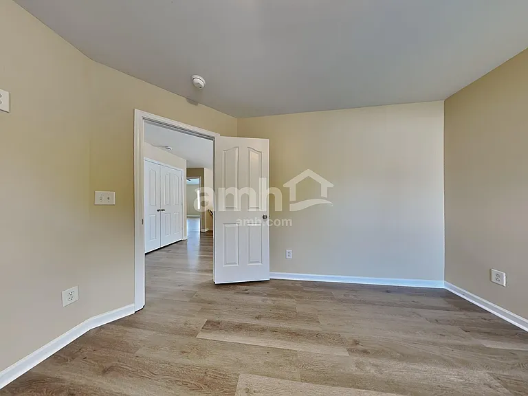533 Wrayhill Dr — Photo 22