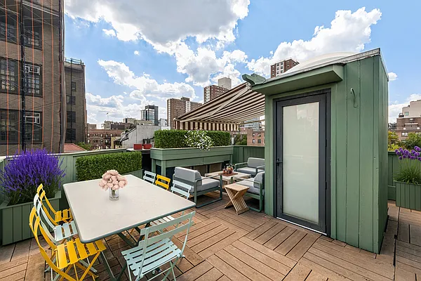 Sold by Coleman Real Estate Group | media 28