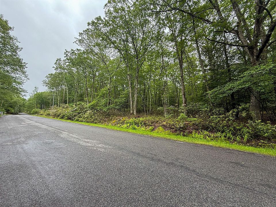 2nd image of Old Sackett Road