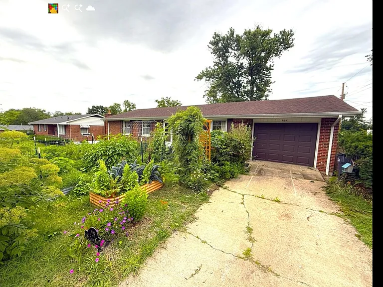 708 W Texas Ave — Photo 1