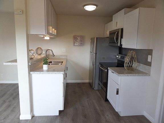 5th image of 5252 Landis St APT 8