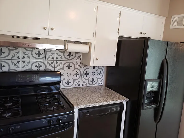 Another view of the kitchen.