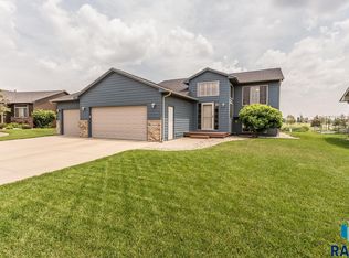 5520 S Kerry Ave, Sioux Falls, SD 57106