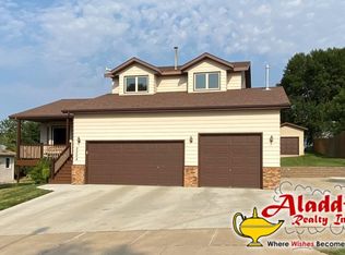 2208 9th Ave SE, Mandan, ND 58554