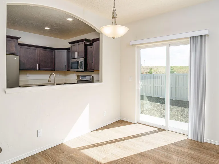7516 W Corona Dr — Photo 5