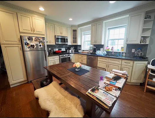 Rented by Compass | media 4