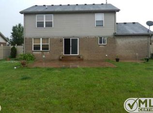 17432 Sunflower Dr, Brownstown, MI 48173