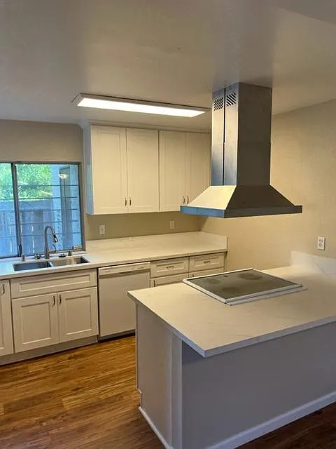 3 bed, 1.5 bath, 1212 sqft, $3,100 — Photo 3