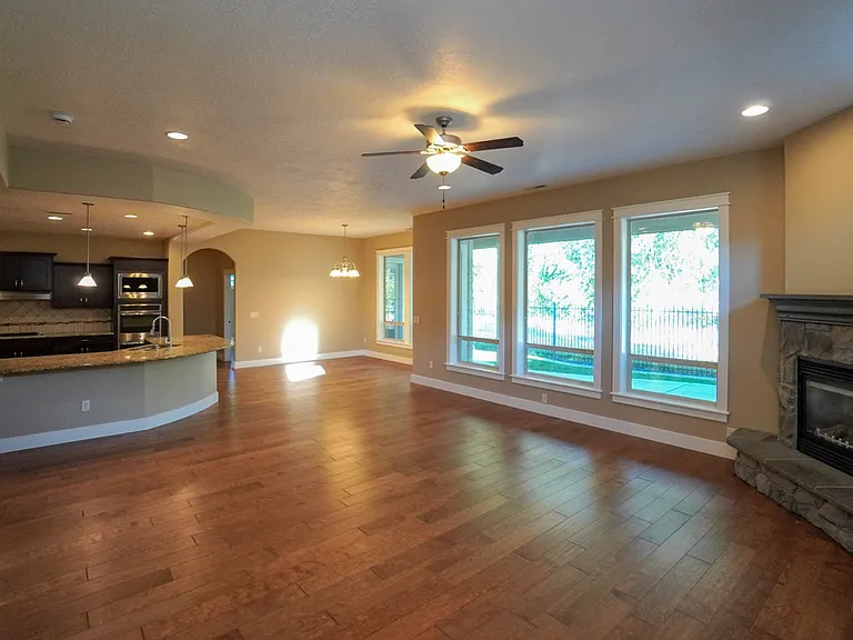 8848 W Ben St — Photo 17