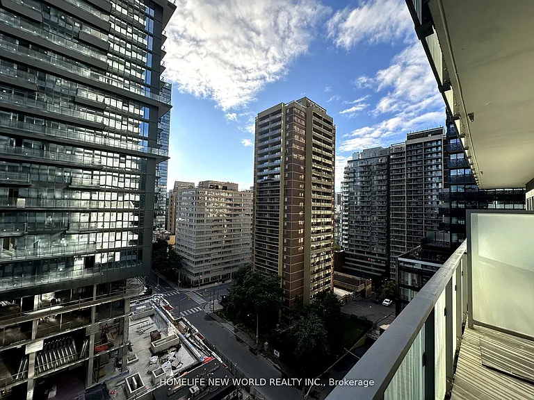 50 Charles St E #1101 — Photo 8