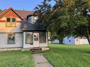 805 Pine St, La Porte City, IA 50651