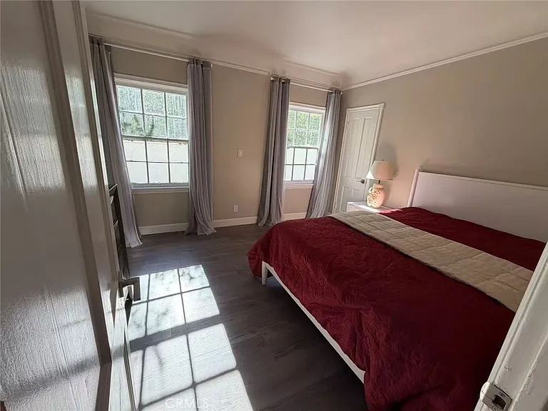 113 N Doheny Dr — Photo 9