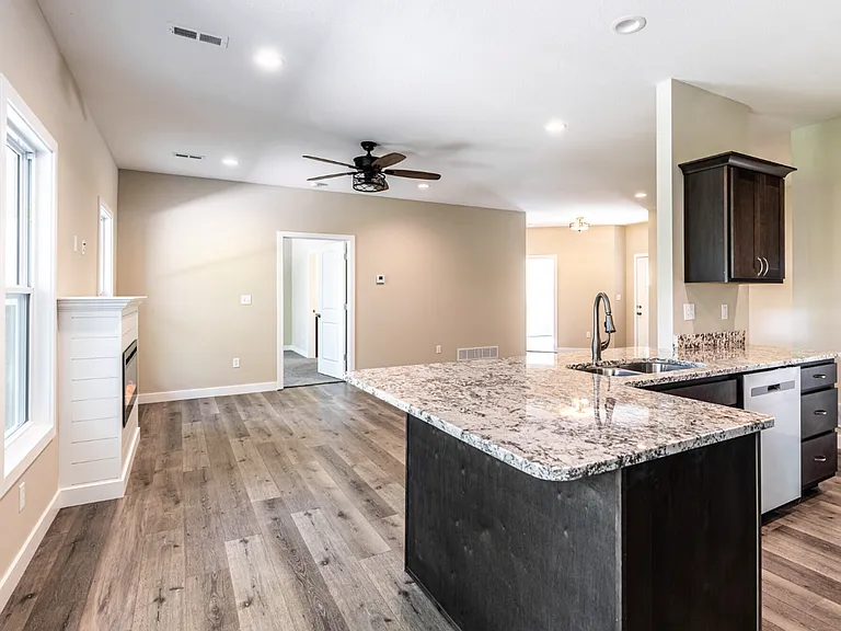 1205 Stonehaven Dr — Photo 6