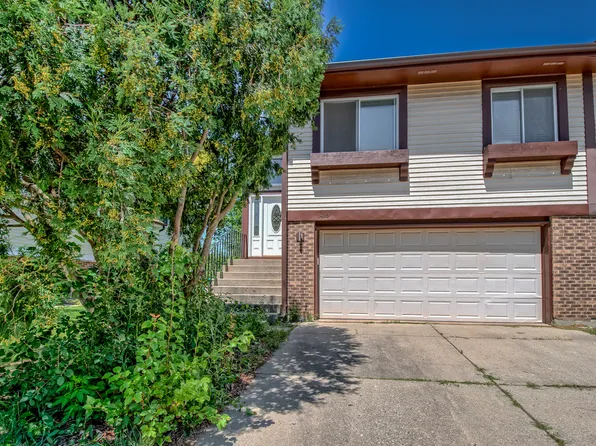 1419 Chippewa Trl, Wheeling, IL 60090
