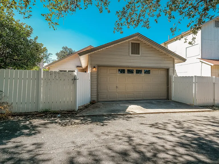 14118 George Rd — Photo 14