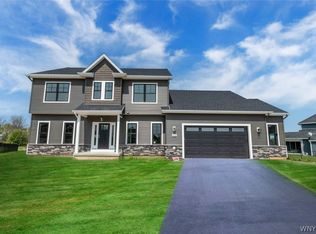 8996 N Roberts Grv, Clarence, NY 14031