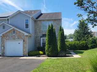 120 Forge Ln, Feasterville, PA 19053