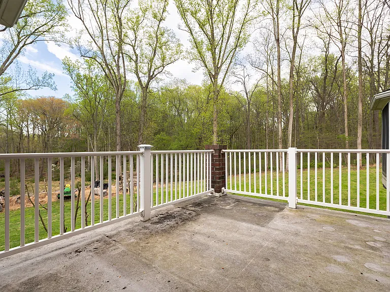 13576 Highland Rd — Photo 65