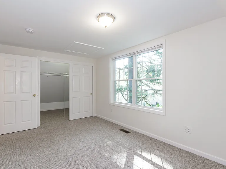 4 Jessica Ln #4A — Photo 30