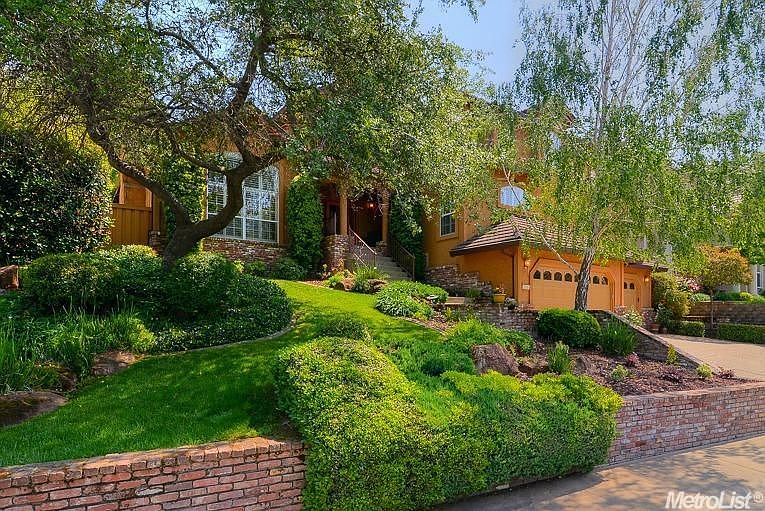 1st image of 316 Canyon Falls Dr