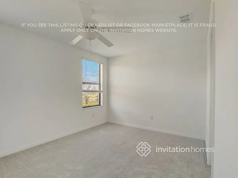 1927 E Landings Way — Photo 11