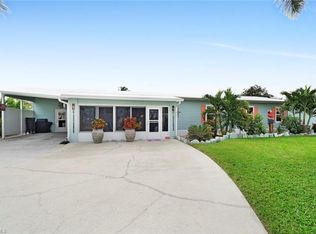 40 Island Lake Ln, Naples, FL 34114