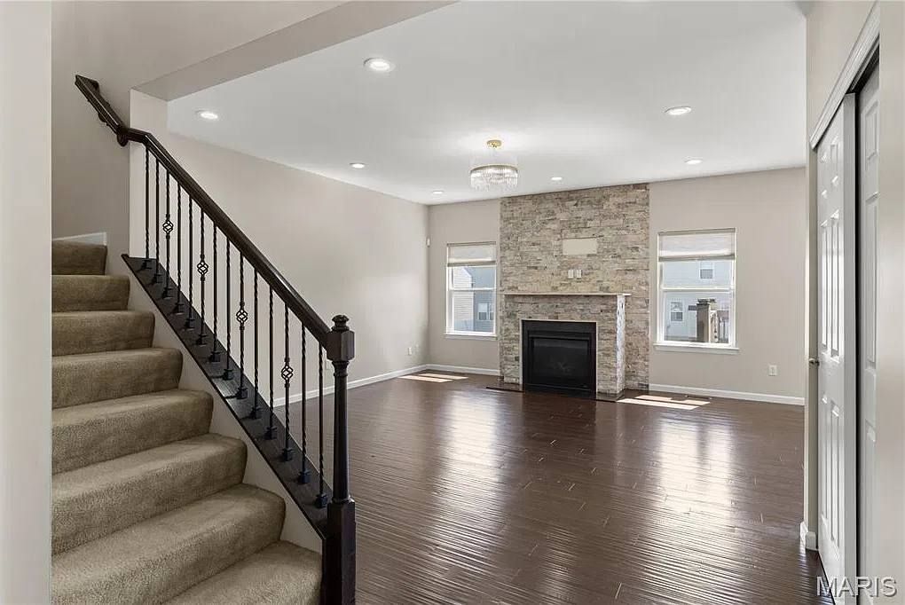 4 bed, 4.0 bath, 3199 sqft, $3,000 — Photo 4