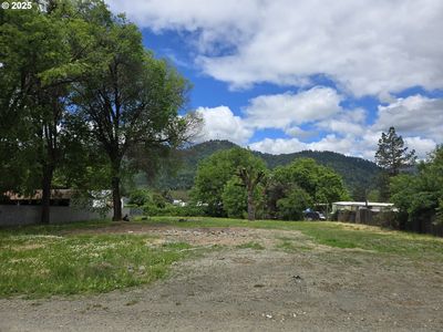 1107 Cornutt St, Myrtle Creek, OR, 97457
