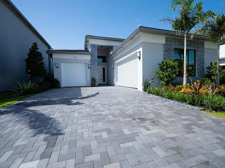 9597 Royal Palm Way — Photo 1