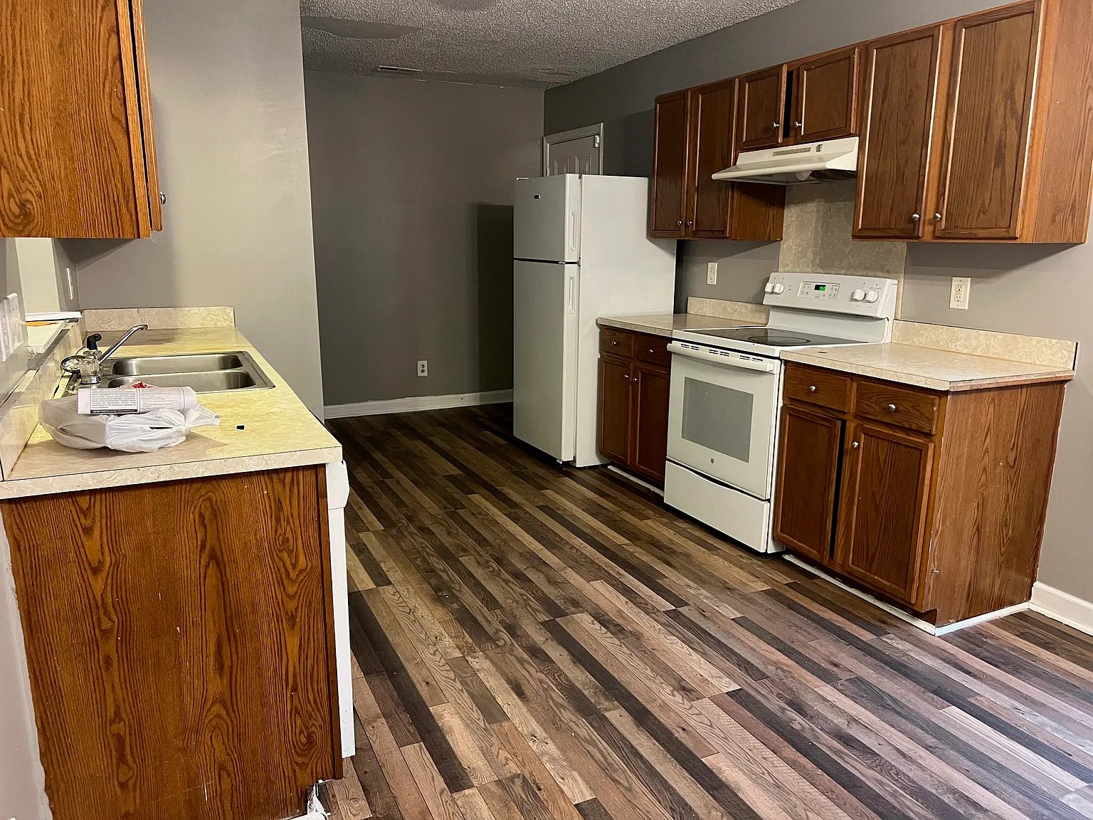 3 bed, 2.5 bath, 1456 sqft, $1,850 — Photo 3