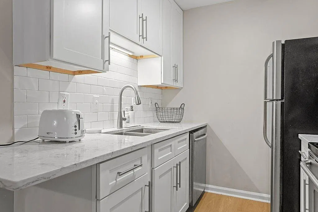 1 bed, 1.0 bath, 918 sqft, $1,850 — Photo 3