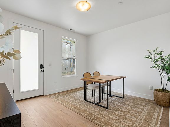 4th image of 11039 S Freestone Rd #129