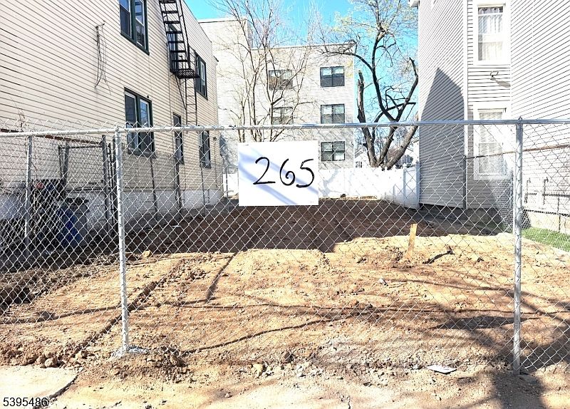 2nd image of 265 Hamilton Ave