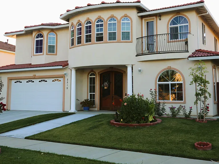 2519 Rockwell Dr — Photo 1