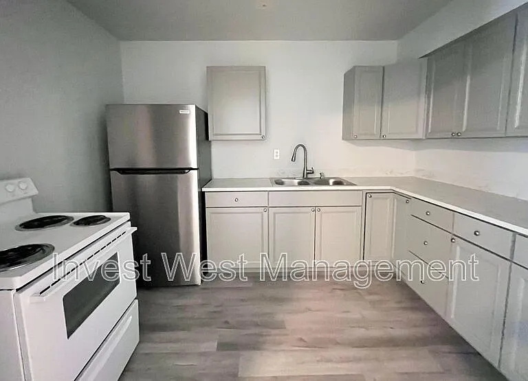 615 NE 6th Ave #10 — Photo 16