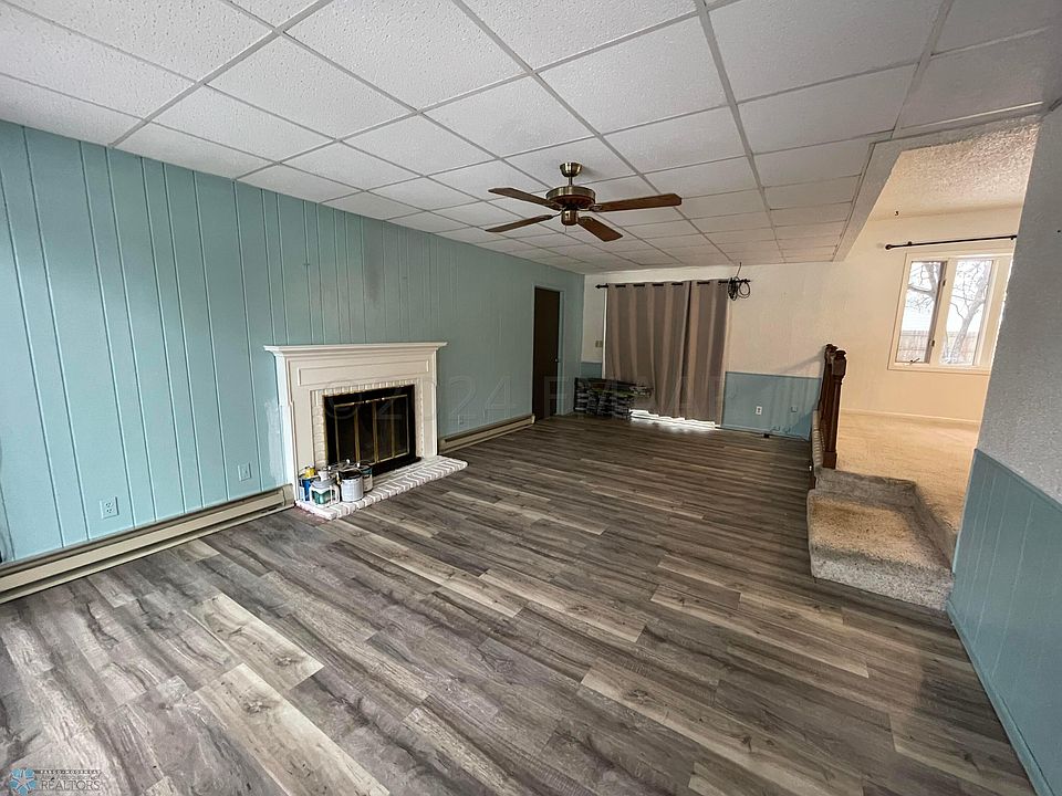 724 1st St, Milnor, ND 58060 Zillow