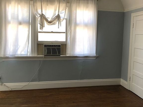 4th image of 2600 N St APT 04
