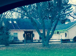 20631 Westview Dr, Northville, MI 48167