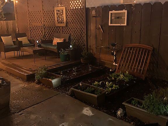 4th image of 1371 Hillcrest Rd