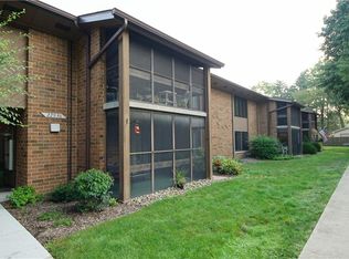22936 Mastick Rd APT 104, Fairview Park, OH 44126